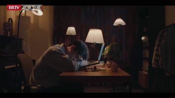 “去飞,去闯,去成为自己的光”
