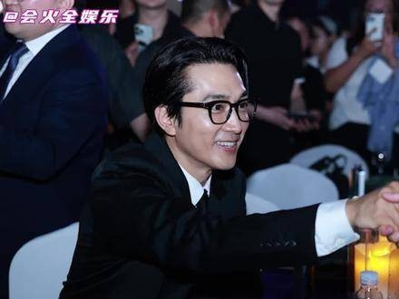 这张面庞的非凡之处无需赘述 十年后再度现身中国活动