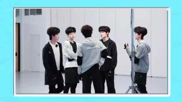 TOP登陆少年组合日常角