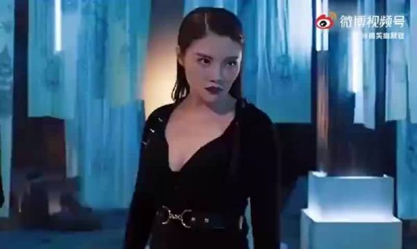 你能逃脱如此毫不留情的美女特工吗