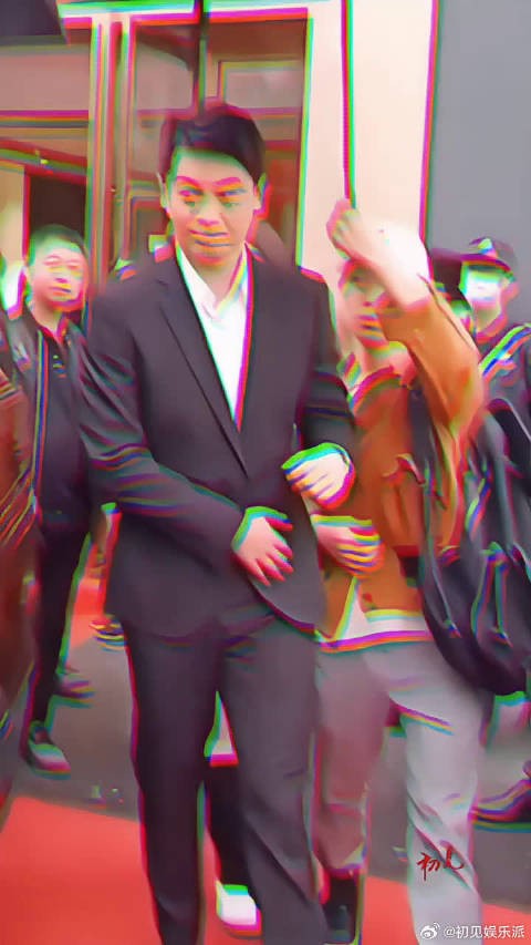 行走的荷尔蒙朱亚文与妻子相恋12年，结婚8年从无绯闻