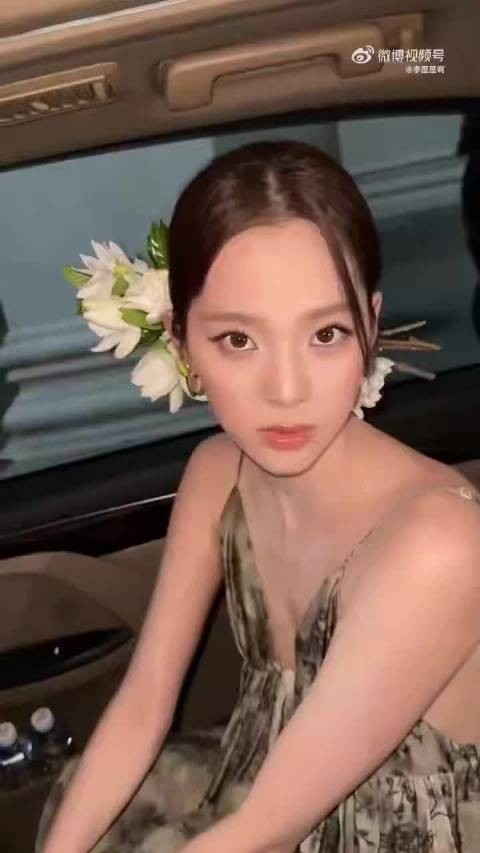 欧阳娜娜翻唱单依纯歌曲珠玉获赞