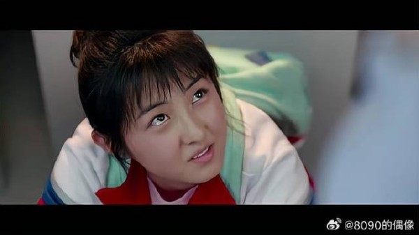 警察说张子枫拳脚好,还以为在夸她,笑容差点出来