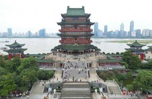 很多人只知道《滕王阁序》，却不知滕王是谁，语文老师为何不讲？