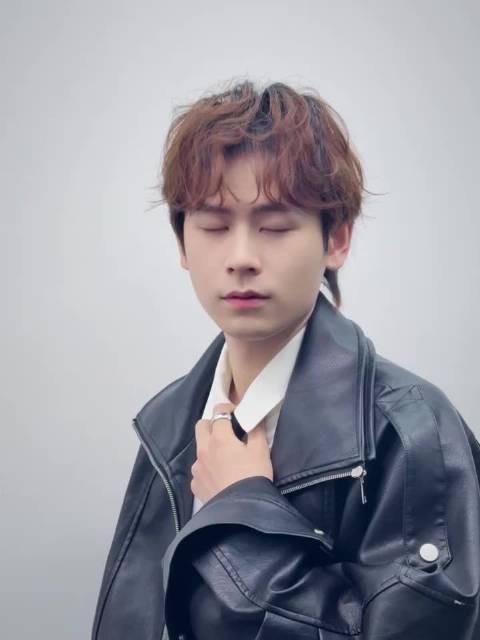 太权威的脸了，又可成熟又可少年感