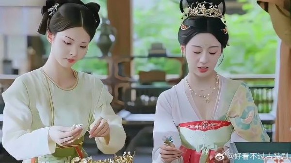 王爷吃醋了,王妃一件衣服直接把他钓成翘嘴