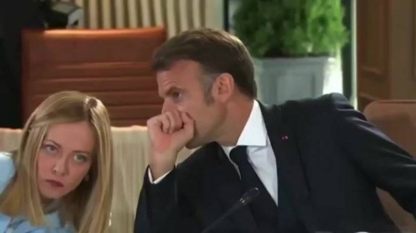 G7会议上马克龙搭讪梅洛尼遭白眼