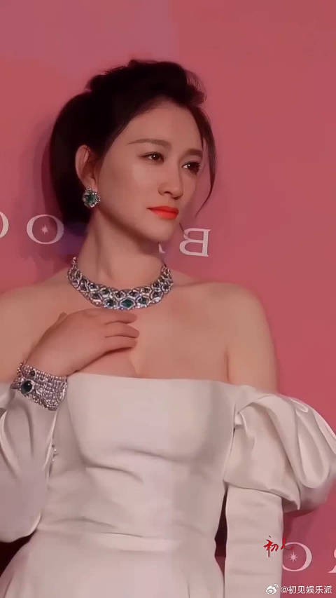 李小冉北京市，中国内地女演员，身材高挑，外形甜美靓丽
