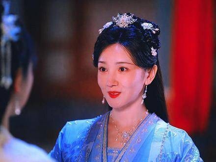 卿卿日常开府宴展现真挚女性友谊