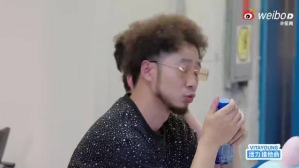朴鲨综艺演绎甩锅型领导,职场困境引共鸣