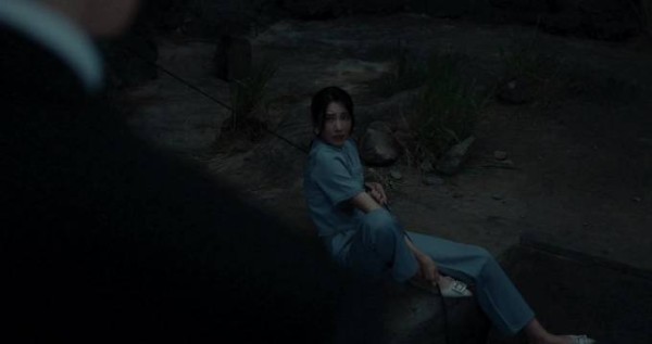 凤凰小分队曹村团战脱困，柔弱新娘实为心简附身者