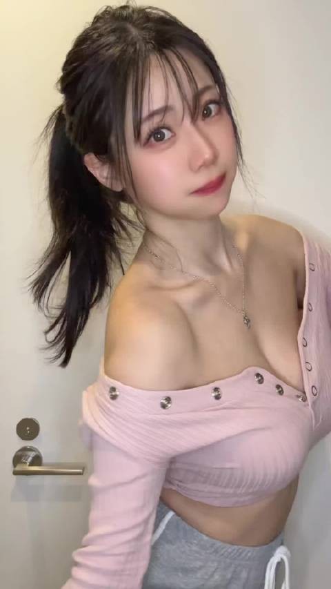 铃木富美奈的最新可爱舞蹈