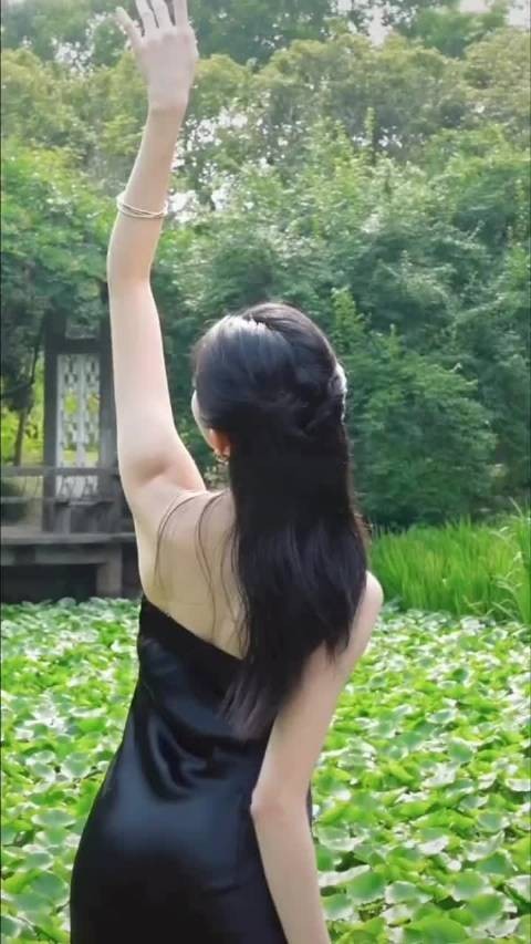 刘浩存这腰臀比是真实存在的吗？