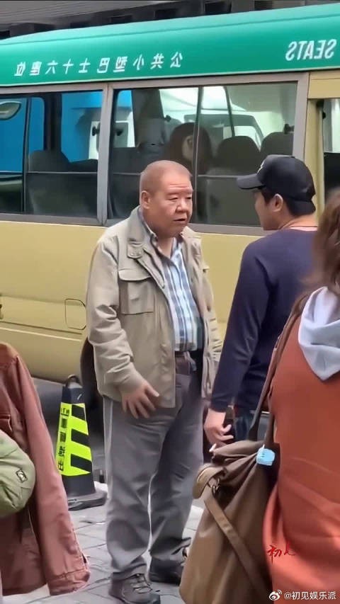 两度当选香港金像奖影帝，年近70本该安享晚年