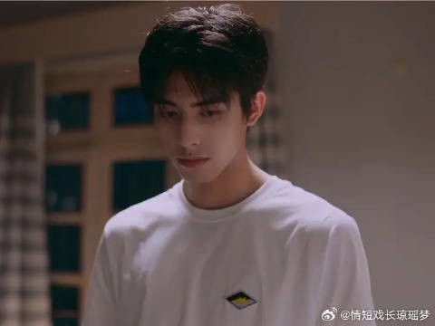 《以家人之名》尖尖闻大哥信息素引慌乱