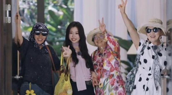 虞书欣“代理女儿”爆改仨妈妈，黄圣依妈妈用AI的社死现场太好笑