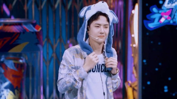 你是一束光！看着你的笑容， 这笑容太治愈了，什么不开心都飞走了！