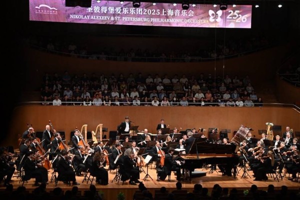 “老朋友”圣彼得堡爱乐四度造访 为东艺20周年特别加演