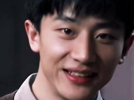 你俩还经常通电话，能让我不磕