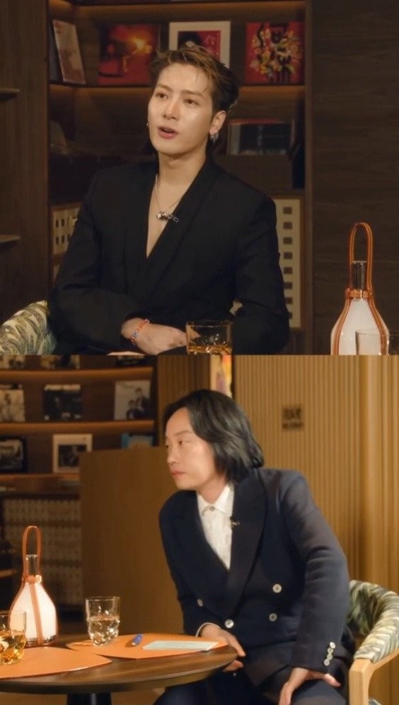 王嘉尔LV秀场与Jimmy热聊，王鹤棣惊喜拥抱