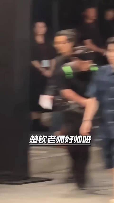 王楚钦首次亮相时尚活动，为lv品牌打call，气质完全不输男明星，太帅了！