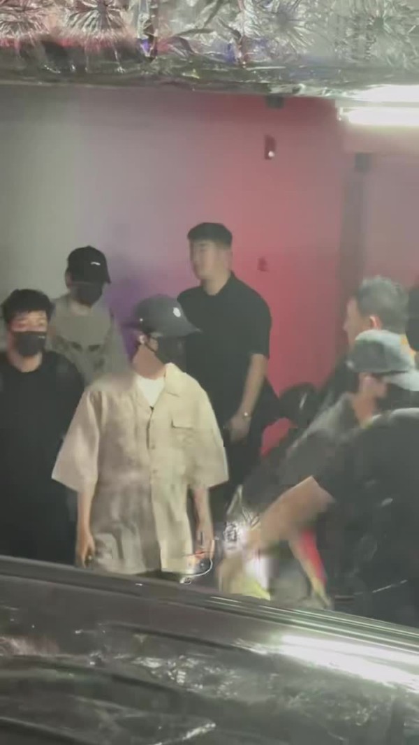 时代少年团现身芭莎之夜彩排，全员状态满分