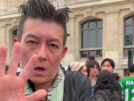 陈冠希44岁容貌引热议，与谢霆锋王祖蓝同框对比显骨相优势