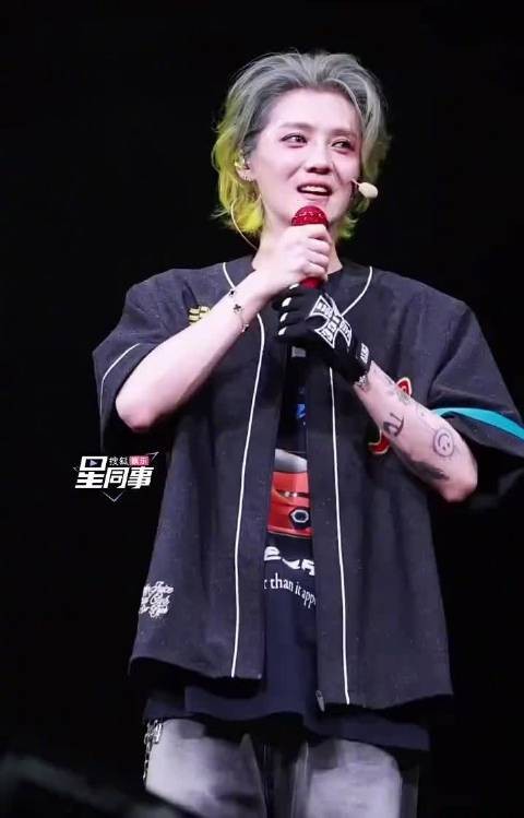 鹿晗关晓彤回应外界联想，称各自专注事业