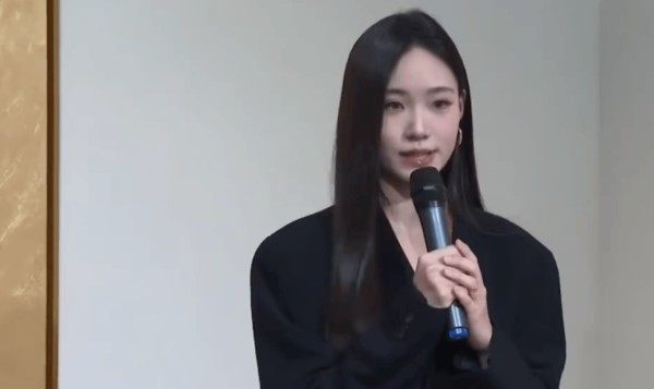 小S二女儿画展谈大S:姨妈予我“无限支持与理解”