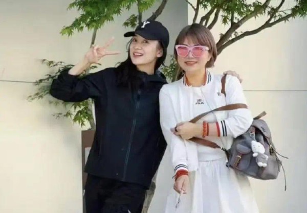 宋佳是杨天真带的第1个艺人，网友：人家刚拿视后，你就来蹭？！