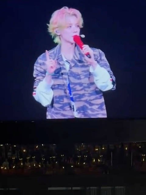 鹿晗青岛演唱会叮嘱粉丝男友照顾好她
