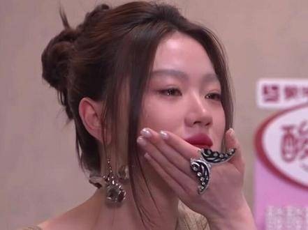 女孩们之间的爱真是温馨又美好