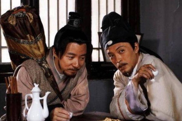 陈子昂豪掷三千两买了一把破琴，当众表演摔砸，得到武则天的赏识