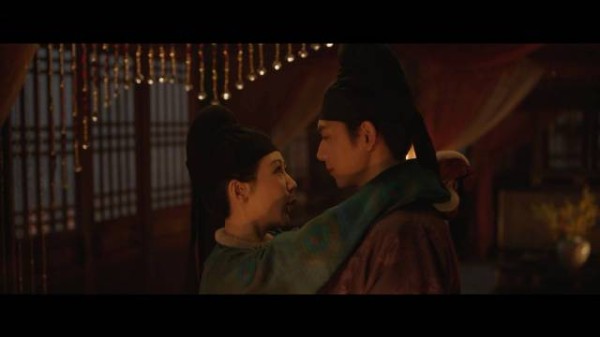 杨紫李现《国色芳华》热播，蒋长扬自证身份众人关切
