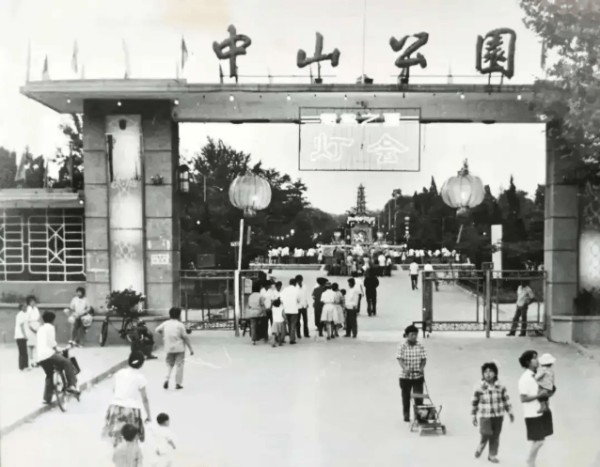北方夏季之最！青岛中山公园灯会何以“重装归来”