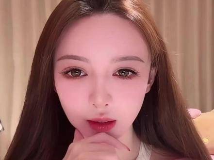 黄晓明好友否认两人旧情复燃，揭露叶珂重返公众视野的动机：欲立人设赚取关注