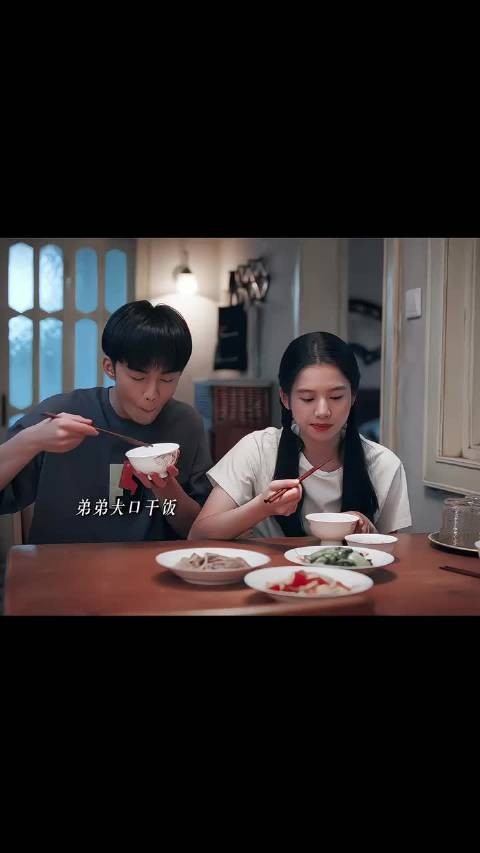 来自亲姐的血脉压制，弟弟秒变忠心小仆人
