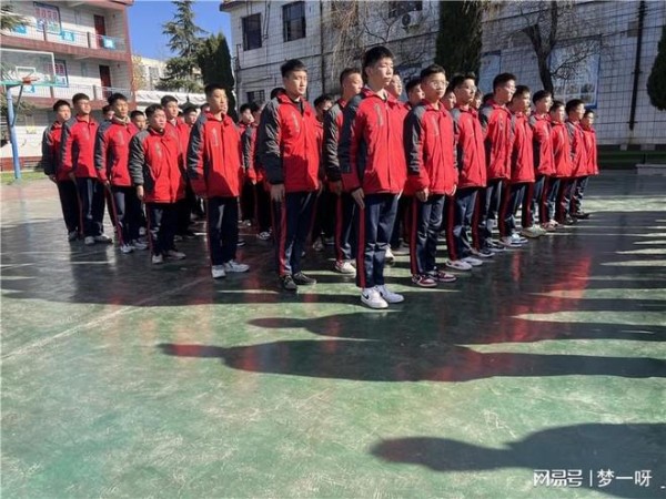 如何引导孩子走出游戏迷雾，重拾生活乐趣？