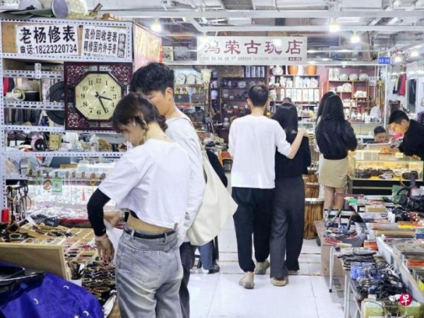 中国特稿：中国二手市场旺热 年轻人创业淘货乐园