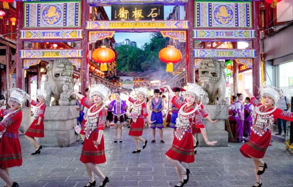 都匀市石板古街文化体验活动：Citywalk的跨界融合