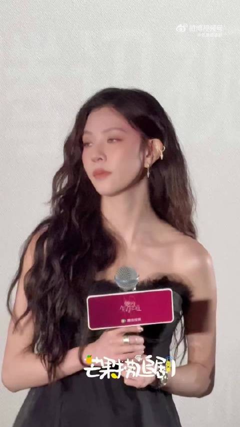 宋妍霏回应新剧角色标签,称攥在手里的才是真的