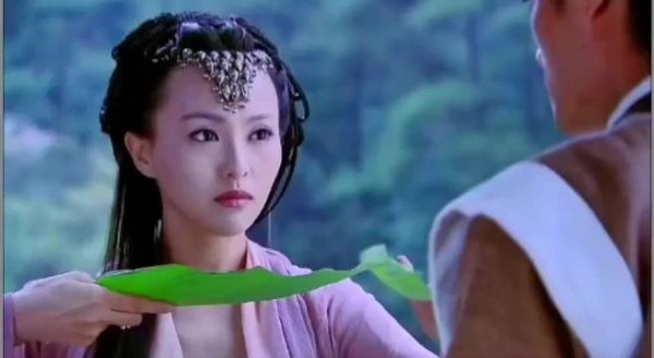 徐长卿紫萱喝忘情水,一个倒一个吐