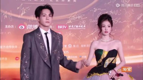 仙侠“离婚夫妇”同框,白鹿身穿粉色高定公主裙,迷疯曾舜晞