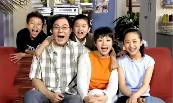 娱乐圈明星真面目曝光，家暴丑闻震惊众人，呼唤正义不容忽视
