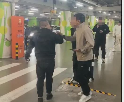 男子机场吵架被气死？官方：生气晕倒，急救及时