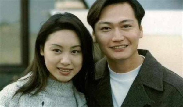 红遍大陆的3位明星，一步走错被雪藏，今依旧豪车出行<a target=