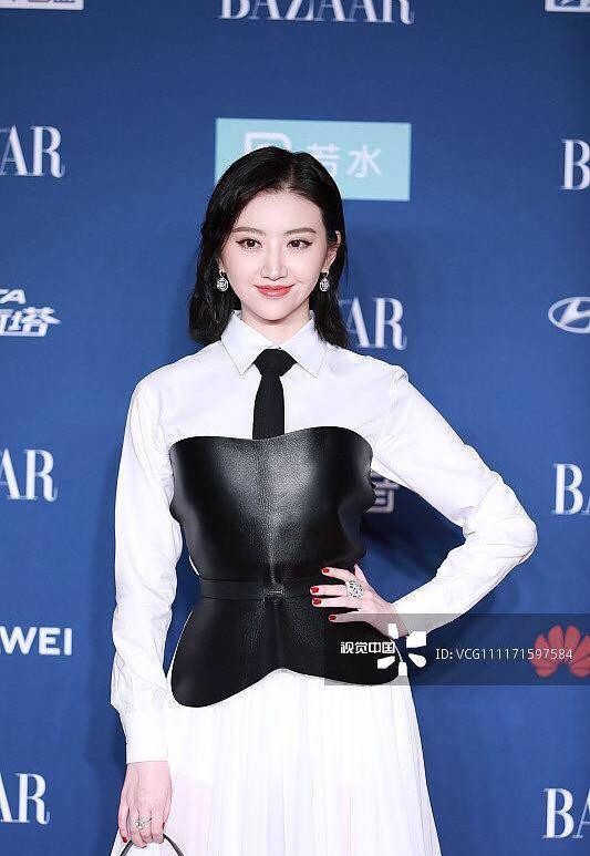 明星慈善之夜，女明星无修图照片曝光，40多岁的林志玲C位出