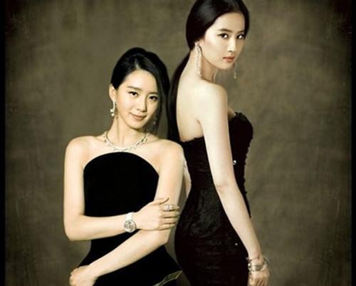 30岁刘诗诗刘亦菲无修图近照被拍! 网友: 这就是明星真实样子吗?