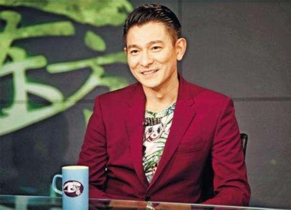 明星生病住院，蔡依林享受3种礼遇，刘德华2个月花260万