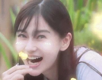 女明星拍戏都是假吃？于文文吃了十斤芒果，杨紫吃到生病